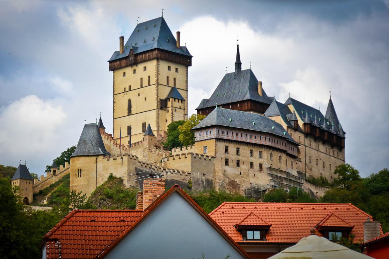 Penzion Карлштейн Экстерьер фото