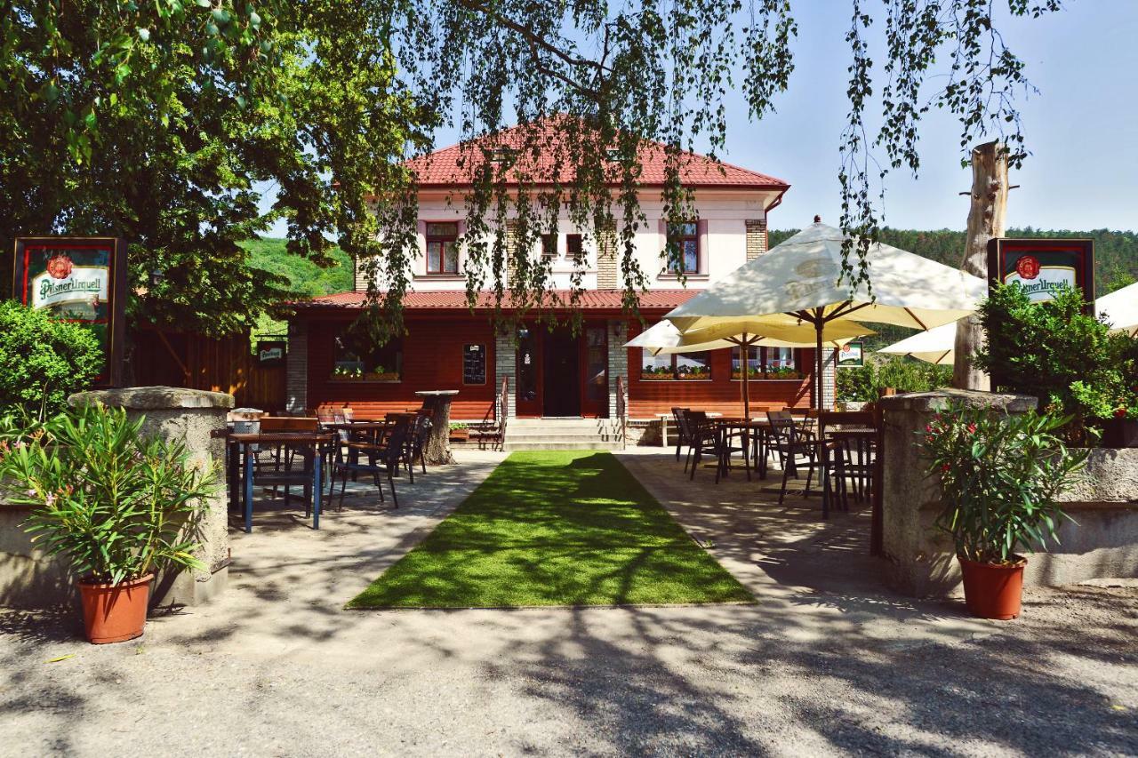 Penzion Карлштейн Экстерьер фото