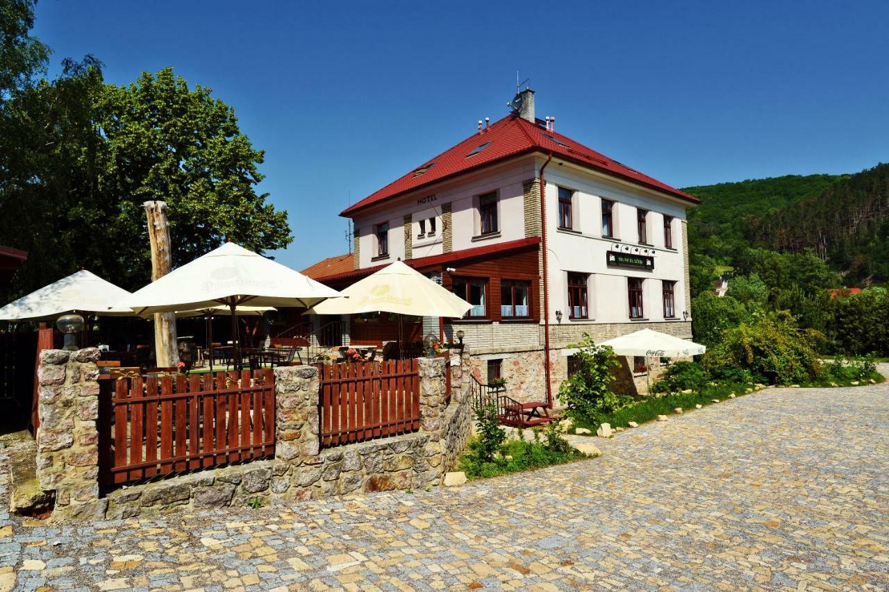 Penzion Карлштейн Экстерьер фото